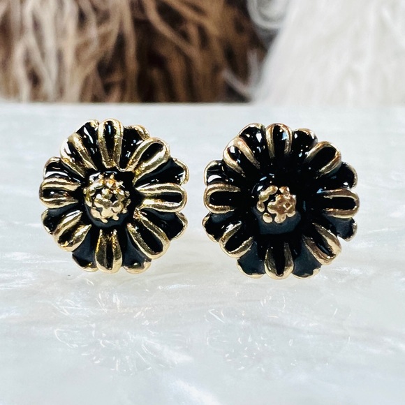 Jewelry - Interesting brass tone, black flower costume lightweight pierced earrings